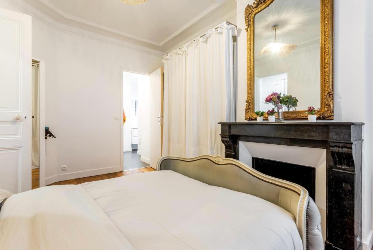 Abbesses - Superbe Appartement Avec Cheminees Paris Eksteriør bilde