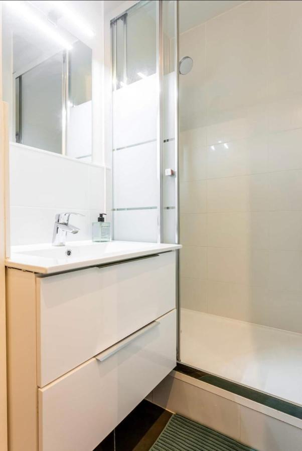 Abbesses - Superbe Appartement Avec Cheminees Paris Eksteriør bilde